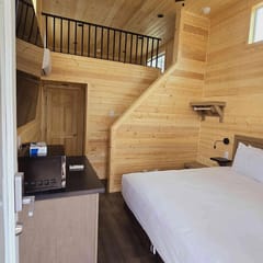 60A Cozy Home nr Grand Canyon South Rim King Bed w/Loft Sleeps 4