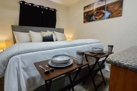69B Studio w/Kitchenette near Grand Canyon South Rim Sleeps 4 - Image 1
