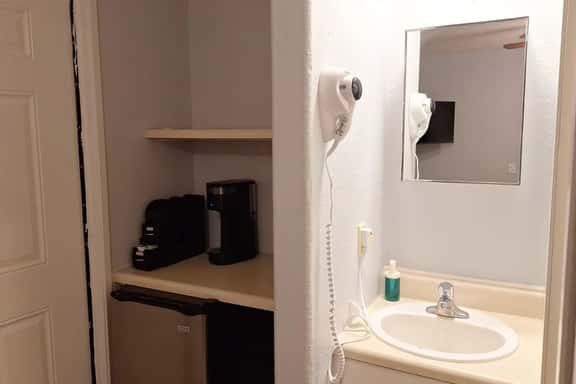 82A Studio near Grand Canyon South Rim Sleeps 2 - Image 1