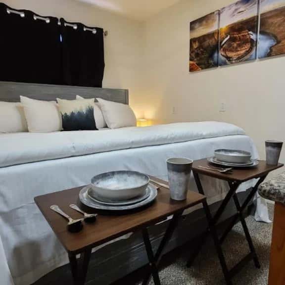 69B Studio w/Kitchenette near Grand Canyon South Rim Sleeps 4 - Image 1