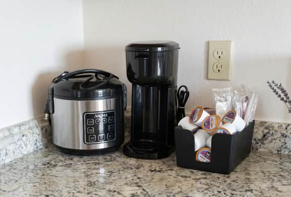 Grand Canyon Gateway: Private Suite with Kitchenette-Sleeps 4