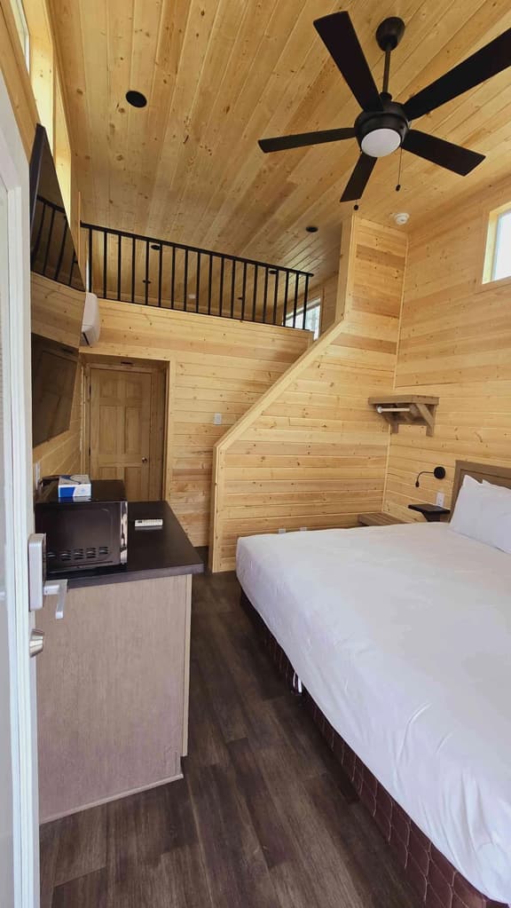 60A Cozy Home nr Grand Canyon South Rim King Bed w/Loft Sleeps 4