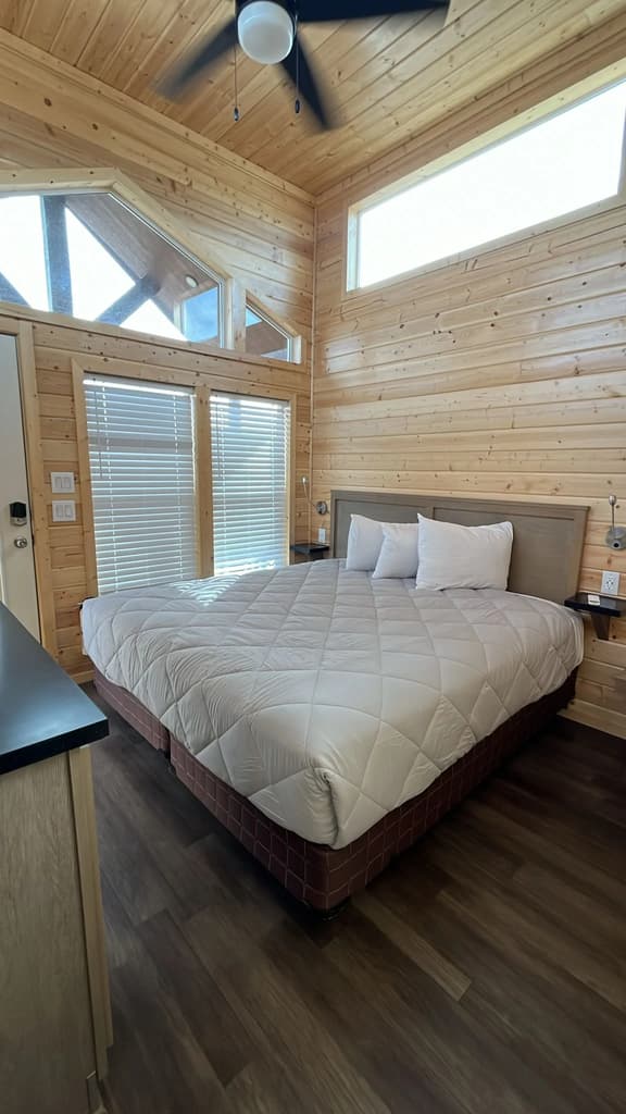 61B Cozy Home near Grand Canyon South Rim King Bed Sleeps 2